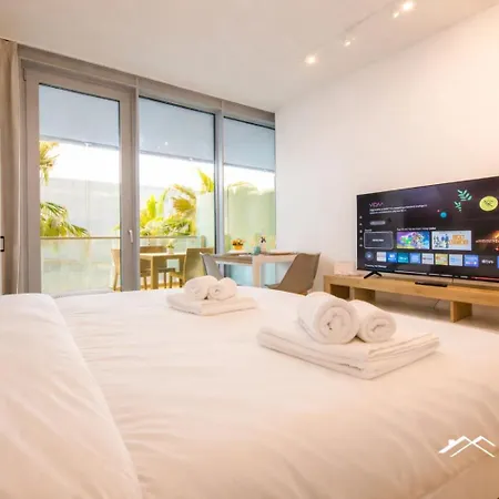 Waterfront Lux|studio|a/c|parking|gym|wifi By Tilo Lägenhet *